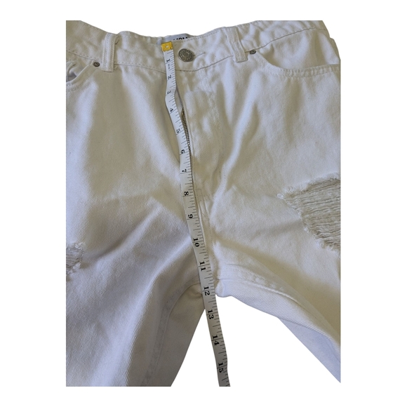 Distressed White Jeans, Size 9 - Picture 7 of 8